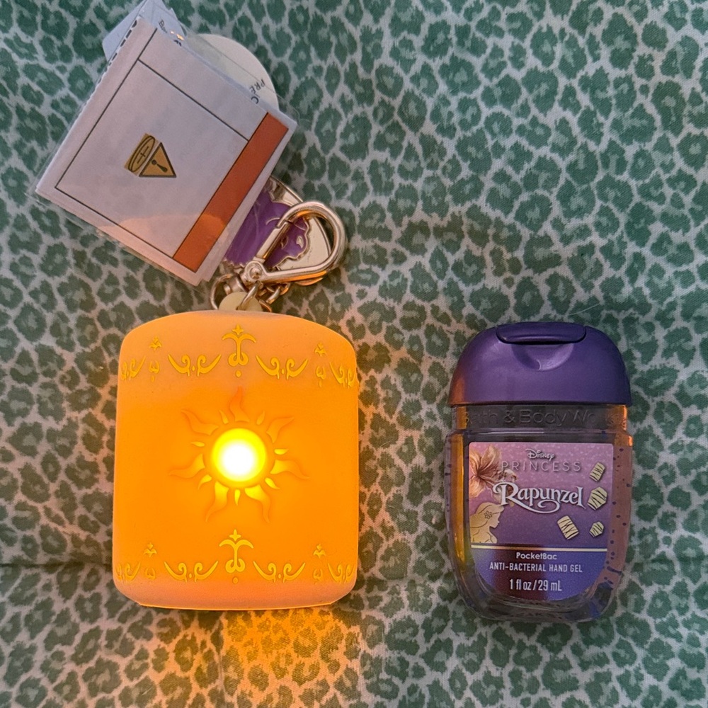 Bath & Body Works Rapunzel Hand Santizer Gel with light up holder - Picture 3 of 5